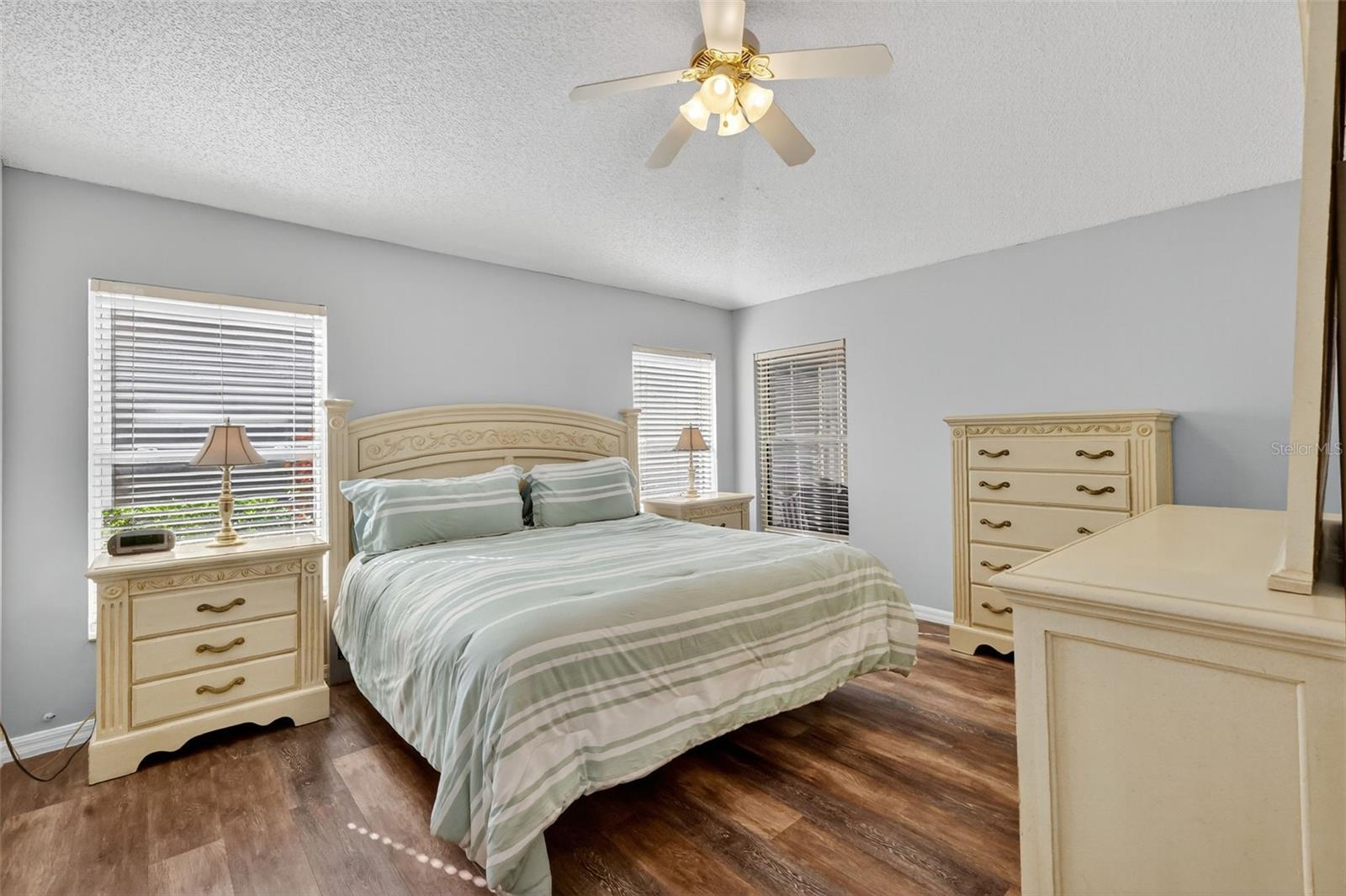 511 LOMA PASEO DR, LADY LAKE, FL — photo 31
