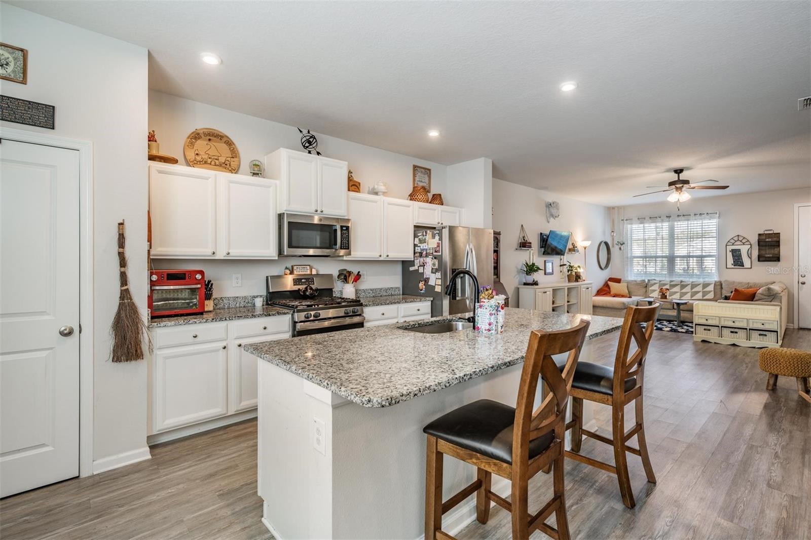 15068 CARAVAN AVE, ODESSA, FL — photo 6