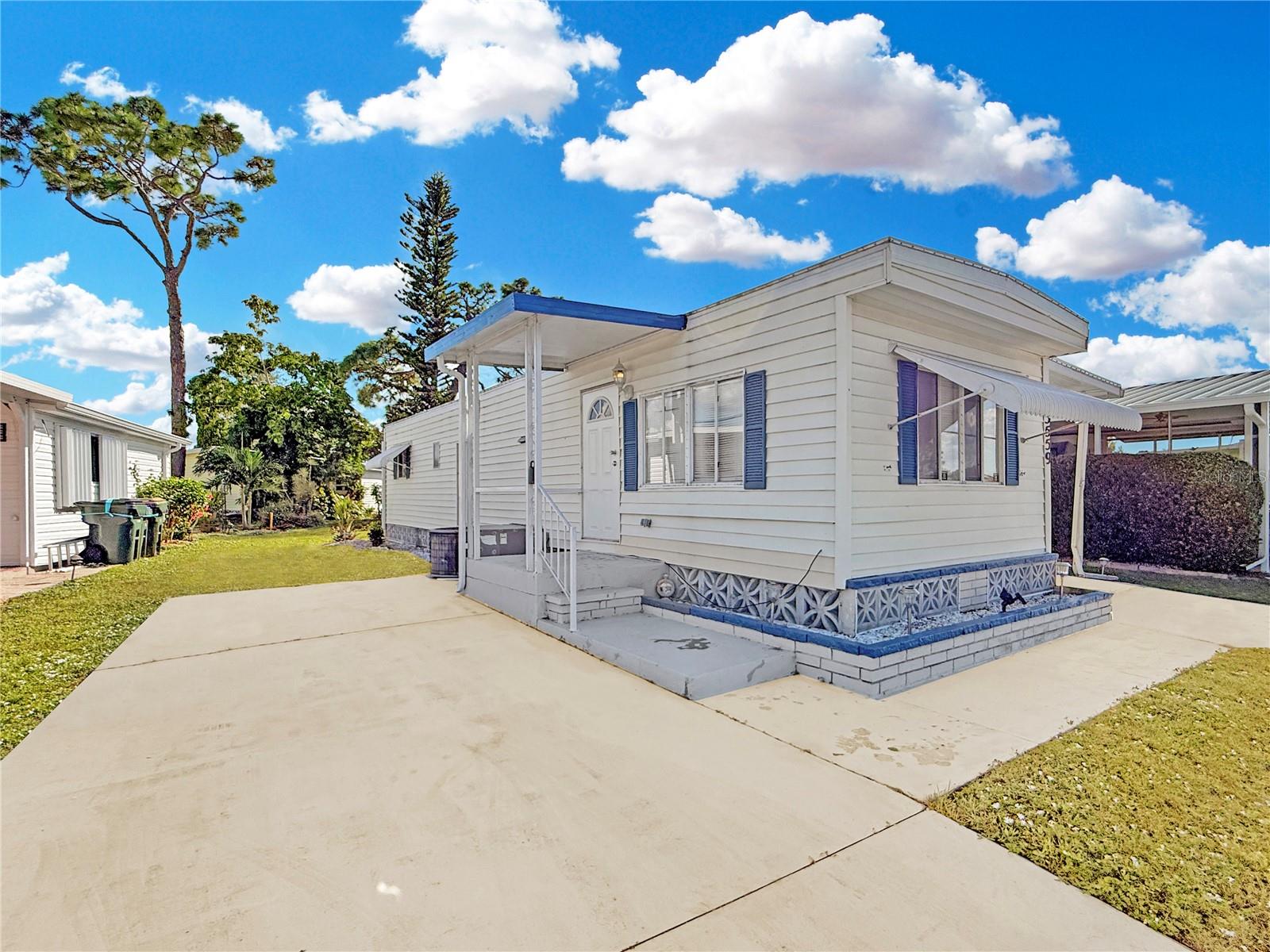 5559 HOLIDAY PARK BLVD, NORTH PORT, FL — photo 2
