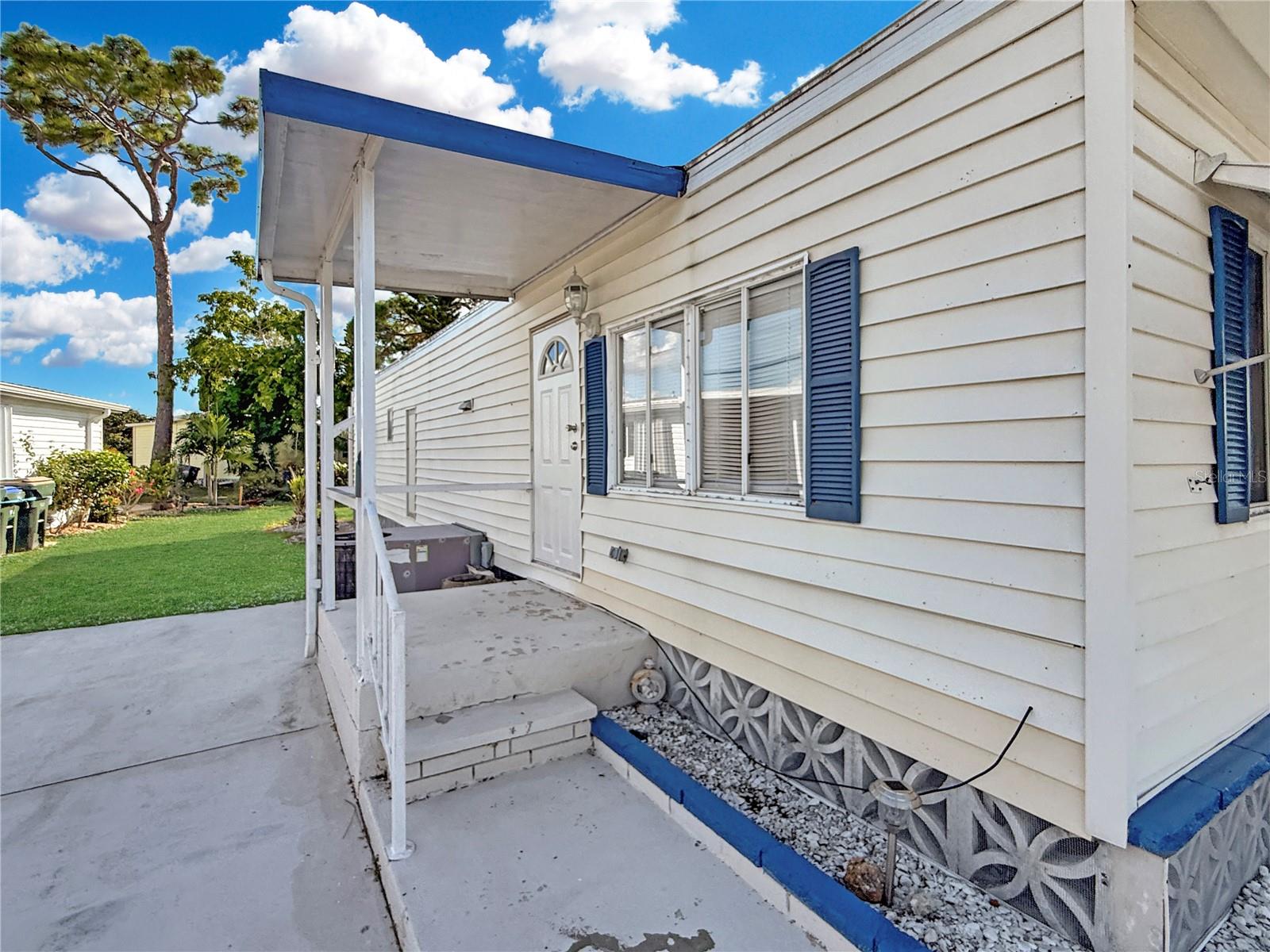 5559 HOLIDAY PARK BLVD, NORTH PORT, FL — photo 4