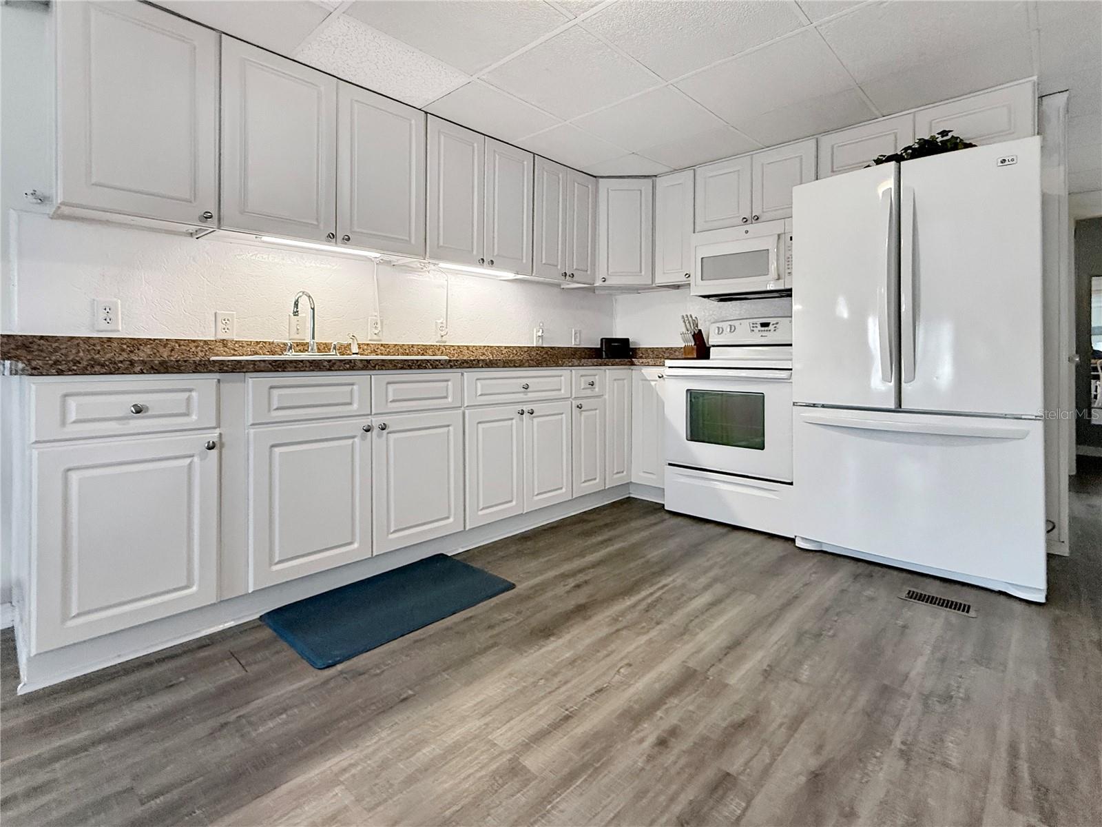 5559 HOLIDAY PARK BLVD, NORTH PORT, FL — photo 9