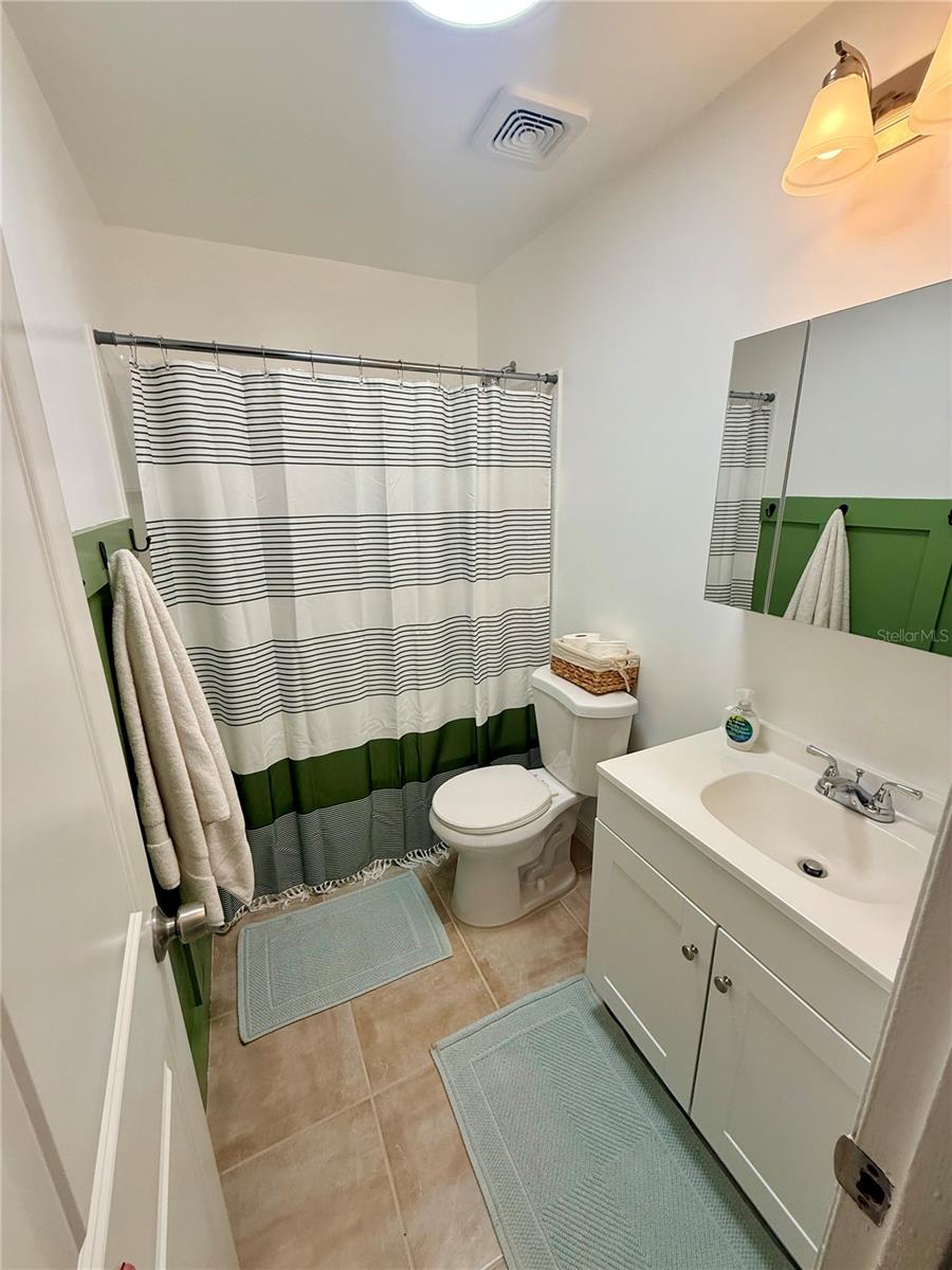 9402 N SEMMES ST, TAMPA, FL — photo 27