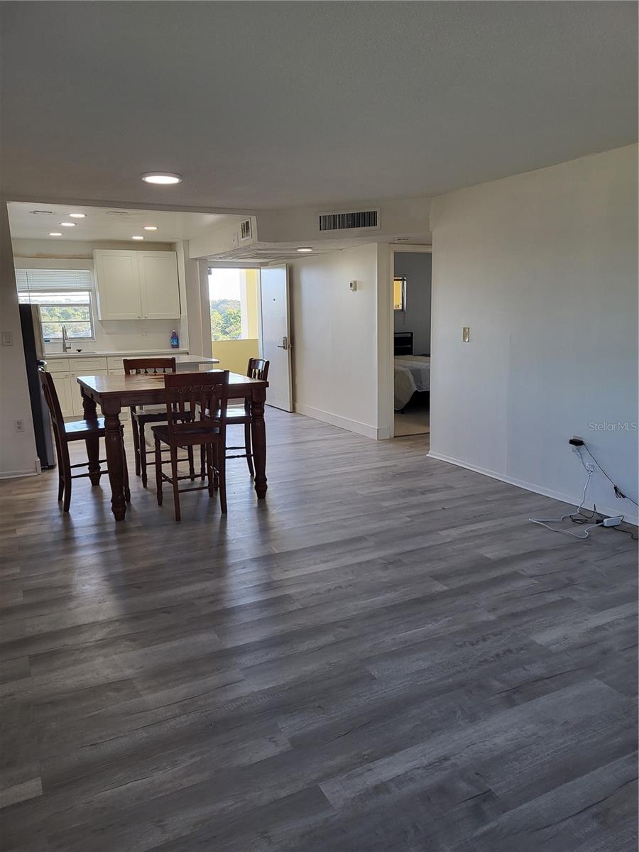 4650 COVE CIR #611, ST PETERSBURG, FL — photo 4