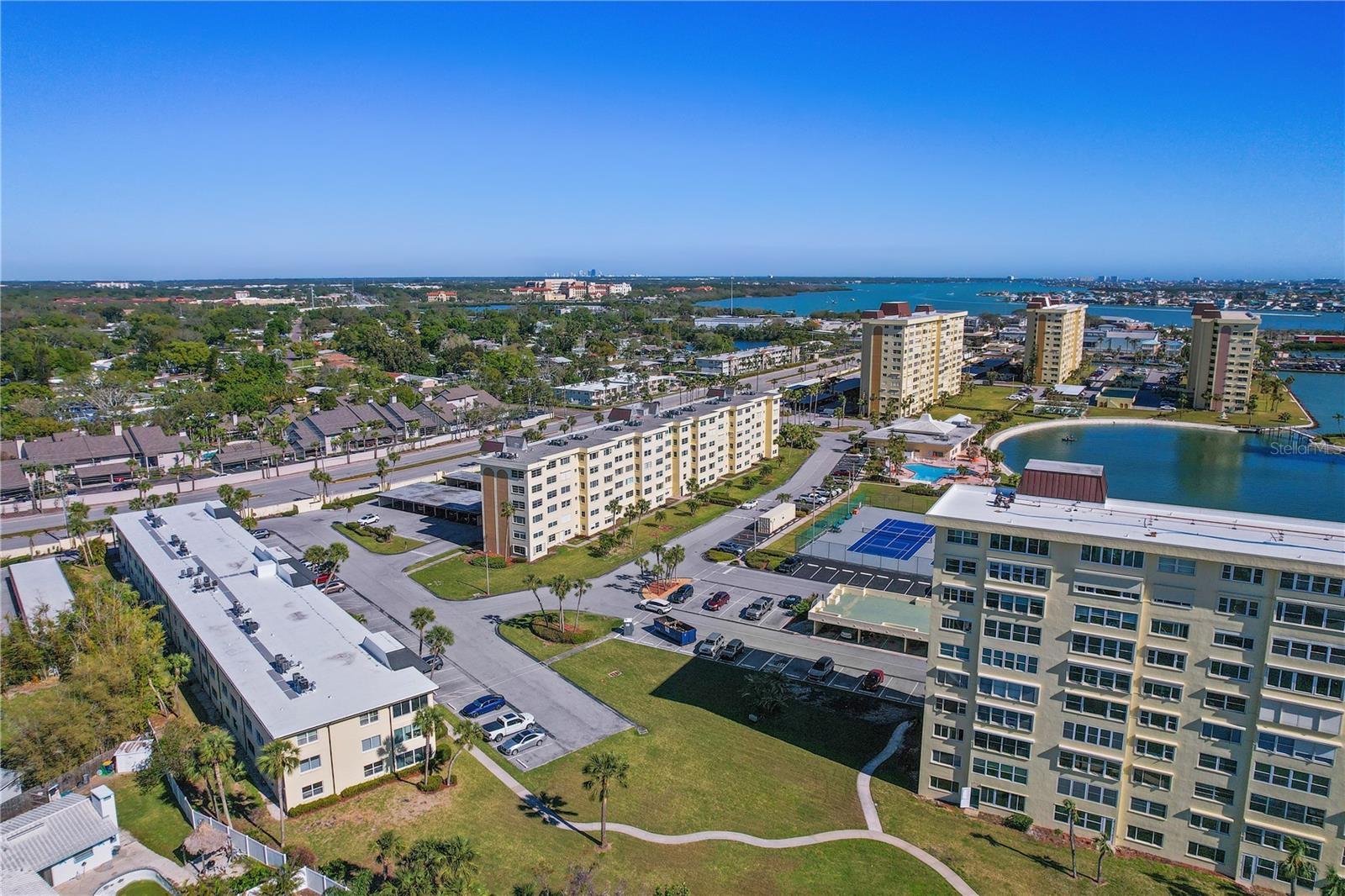 4650 COVE CIR #611, ST PETERSBURG, FL — photo 25