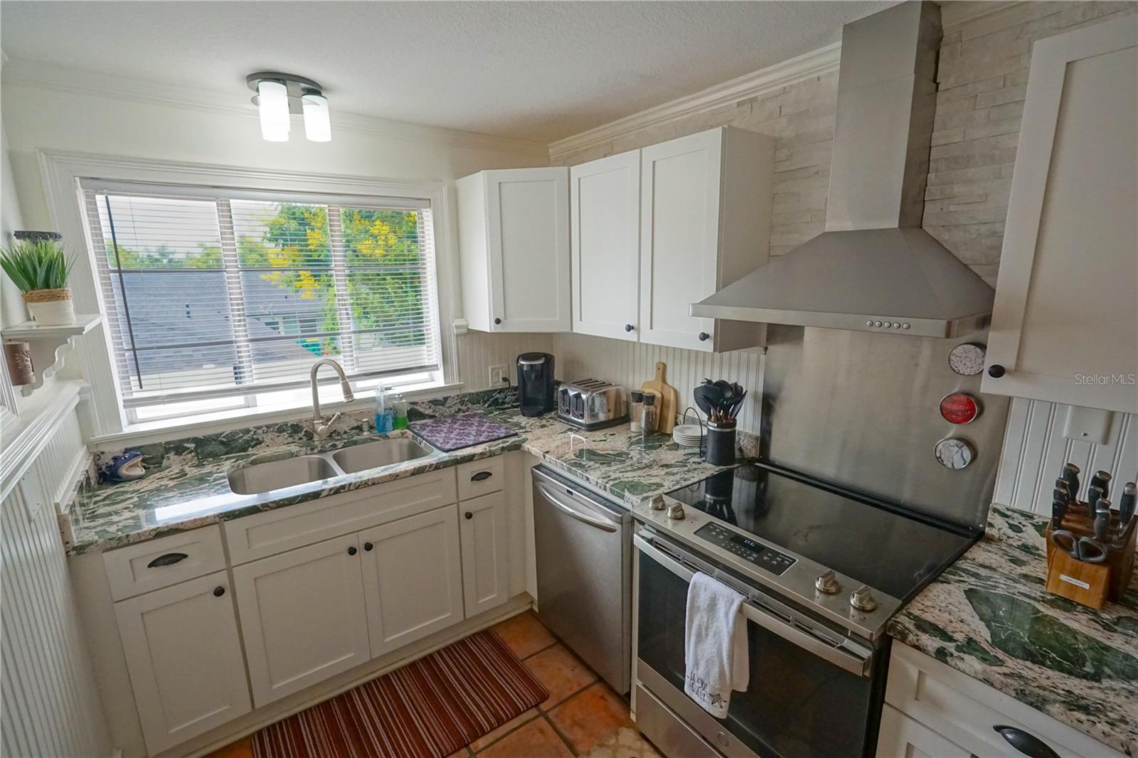 229 E 6TH AVE, MOUNT DORA, FL — photo 30