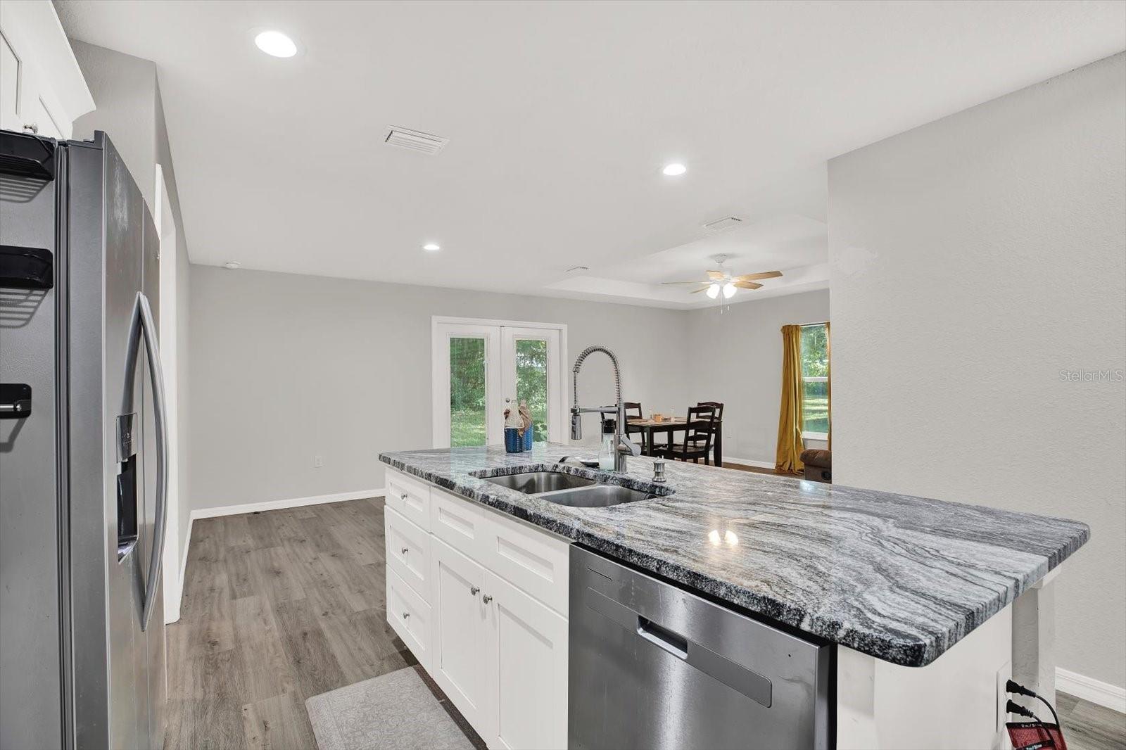 801 OSCEOLA AVE, WILDWOOD, FL — photo 9