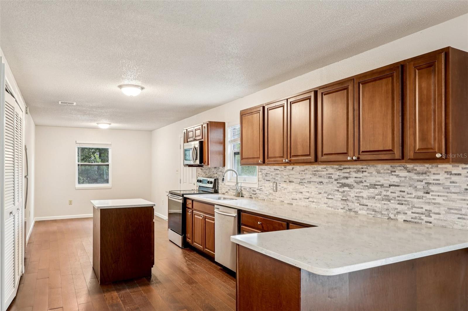 104 HALLMARK CT, LAKE MARY, FL — photo 5