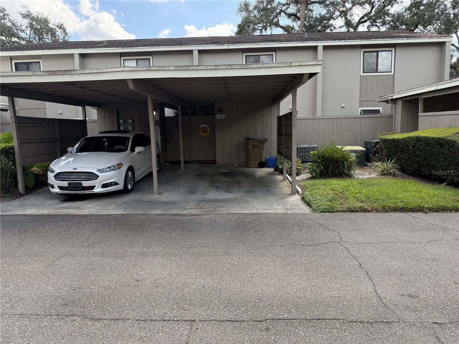 7925 PINE DR #33, TEMPLE TERRACE, FL — photo 1