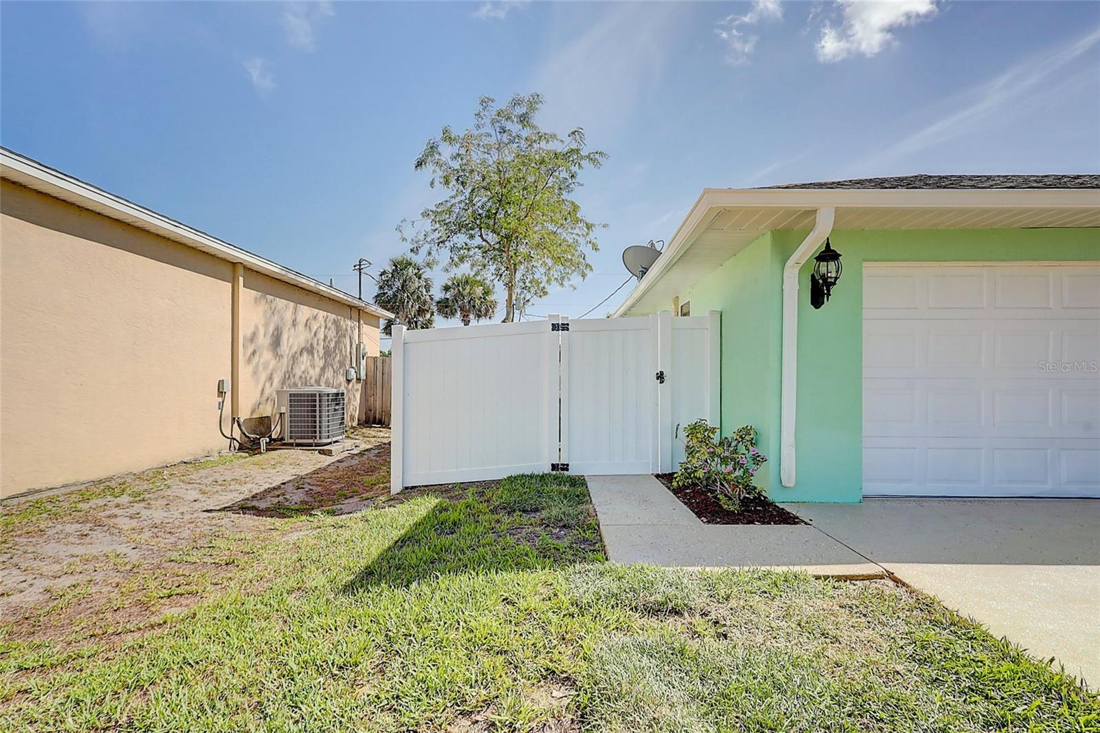 238 SW GROVE AVE, PORT ST LUCIE, FL — photo 93