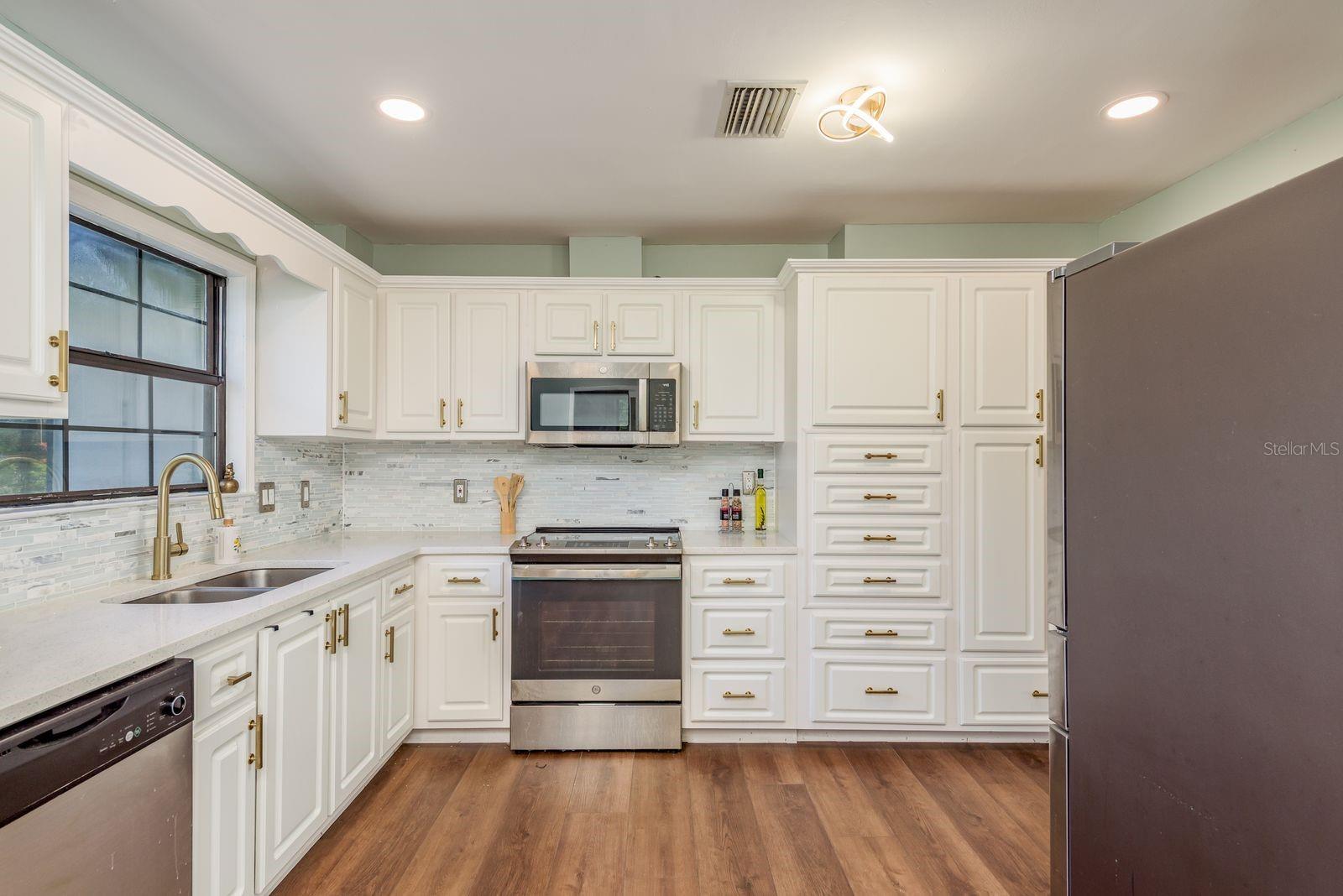 1416 GROVE AVE, LEESBURG, FL — photo 31