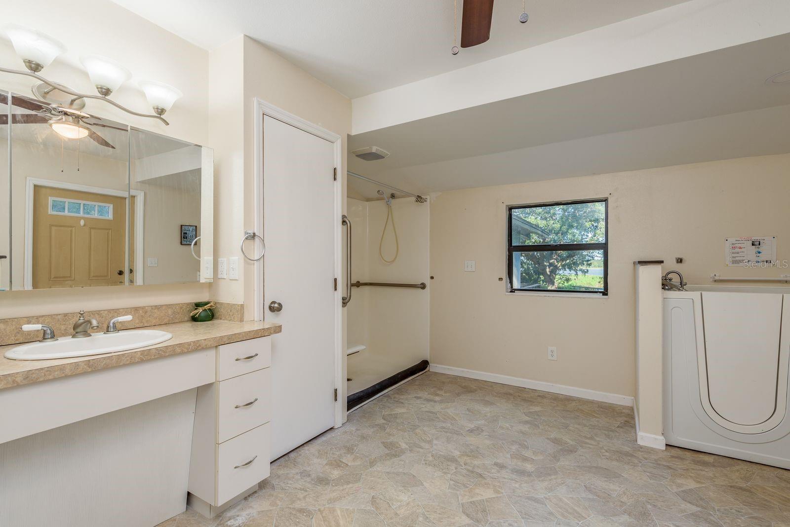 1416 GROVE AVE, LEESBURG, FL — photo 52