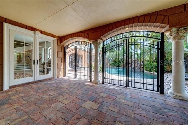 829 BRUCE AVE, CLEARWATER BEACH, FL — photo 2