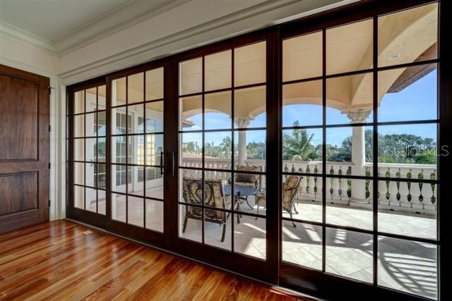 829 BRUCE AVE, CLEARWATER BEACH, FL — photo 44