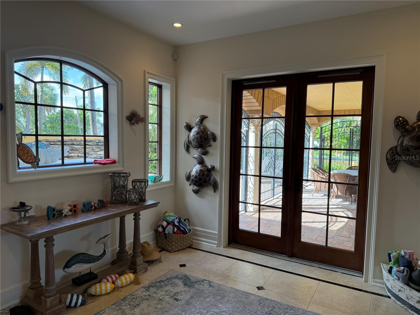 829 BRUCE AVE, CLEARWATER BEACH, FL — photo 3