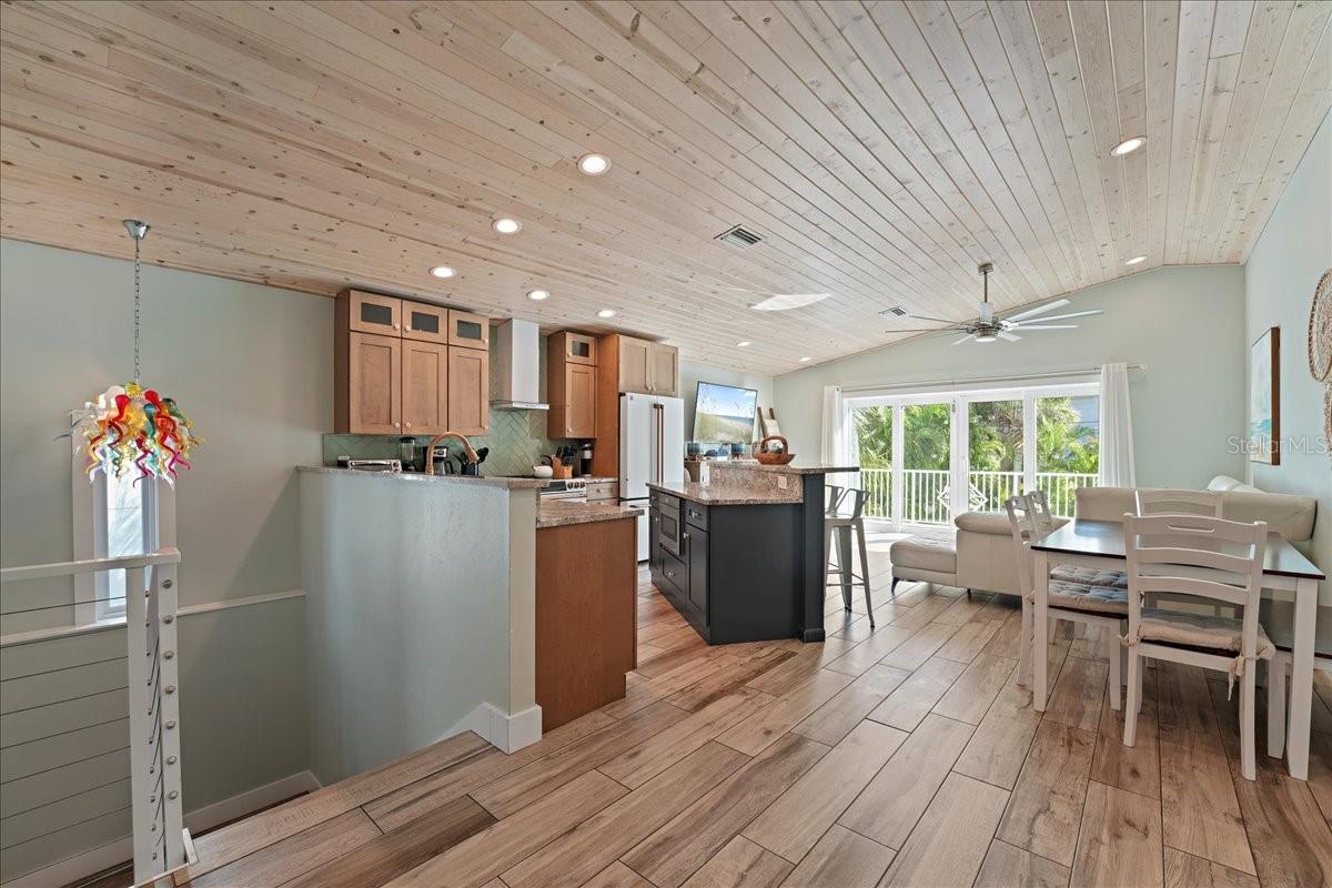 111 CEDAR AVE, ANNA MARIA, FL — photo 17