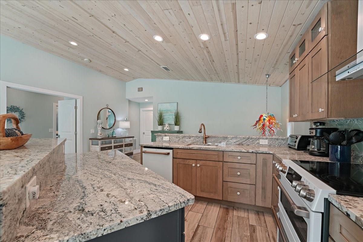 111 CEDAR AVE, ANNA MARIA, FL — photo 21
