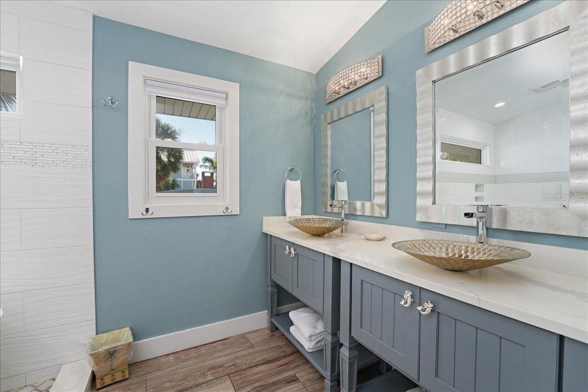 111 CEDAR AVE, ANNA MARIA, FL — photo 29