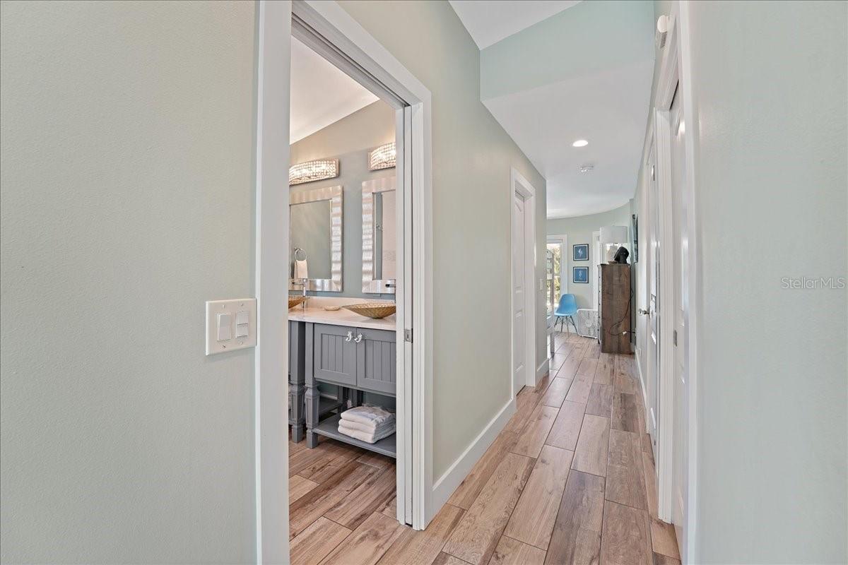 111 CEDAR AVE, ANNA MARIA, FL — photo 32