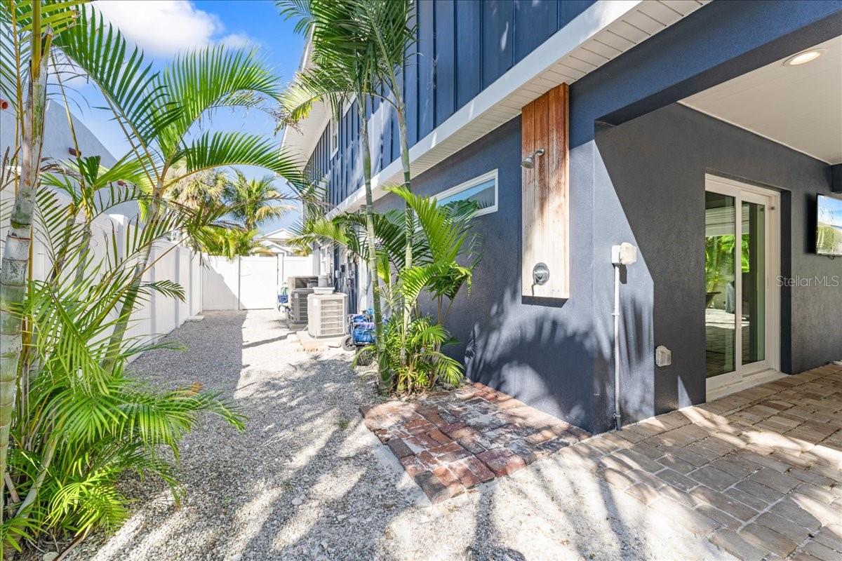 111 CEDAR AVE, ANNA MARIA, FL — photo 45