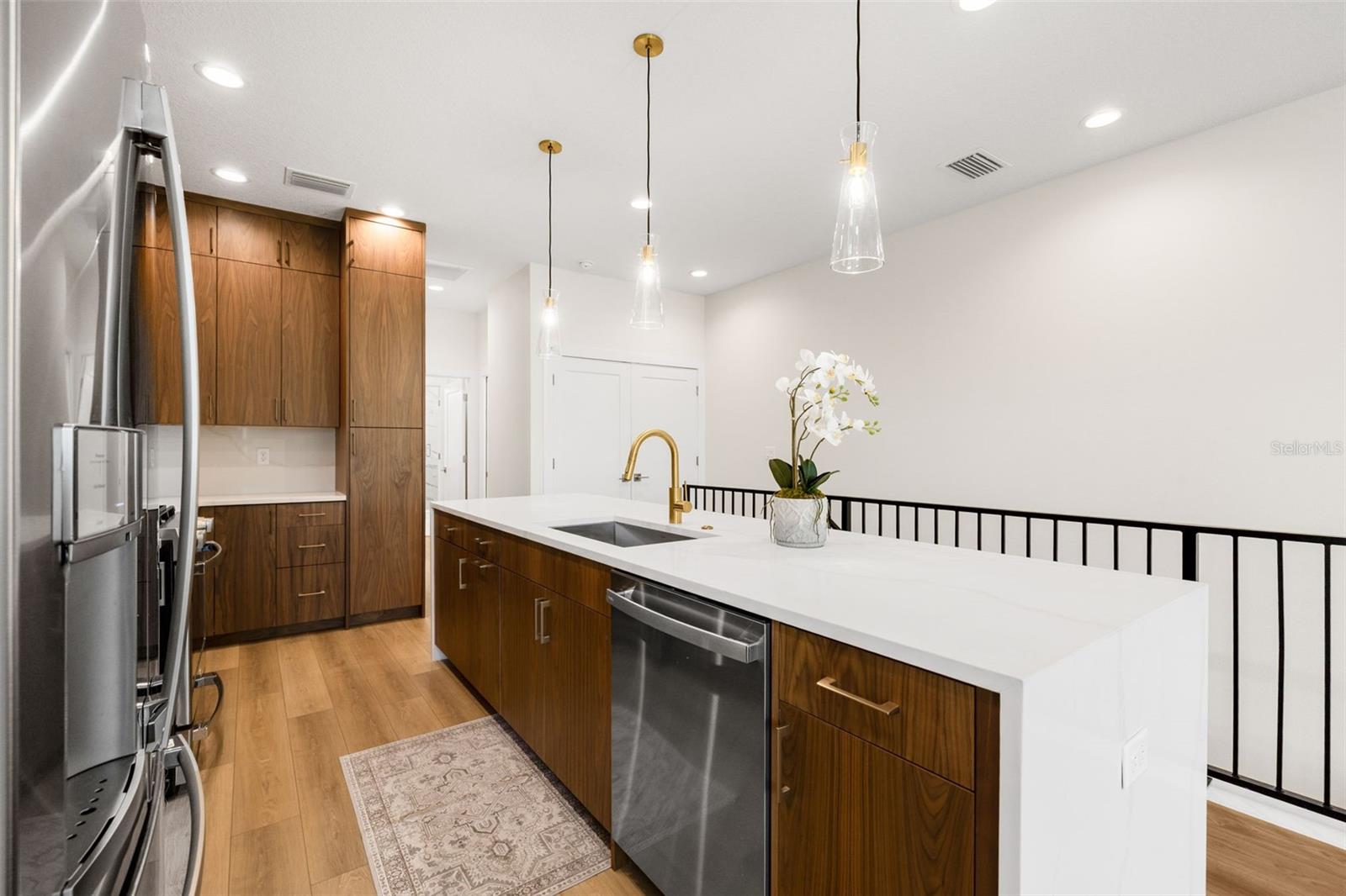490 87TH AVENUE NORTH, ST PETERSBURG, FL — photo 32