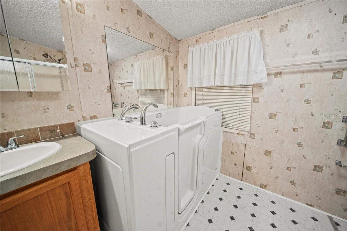 101 EDGEWOOD BLVD, LAKE WALES, FL — photo 21