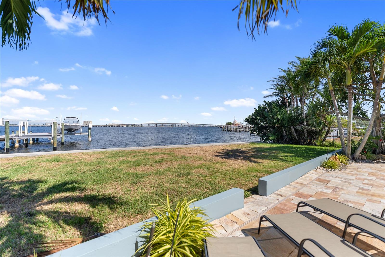 1710 POINT PLEASANT AVE W, BRADENTON, FL — photo 2