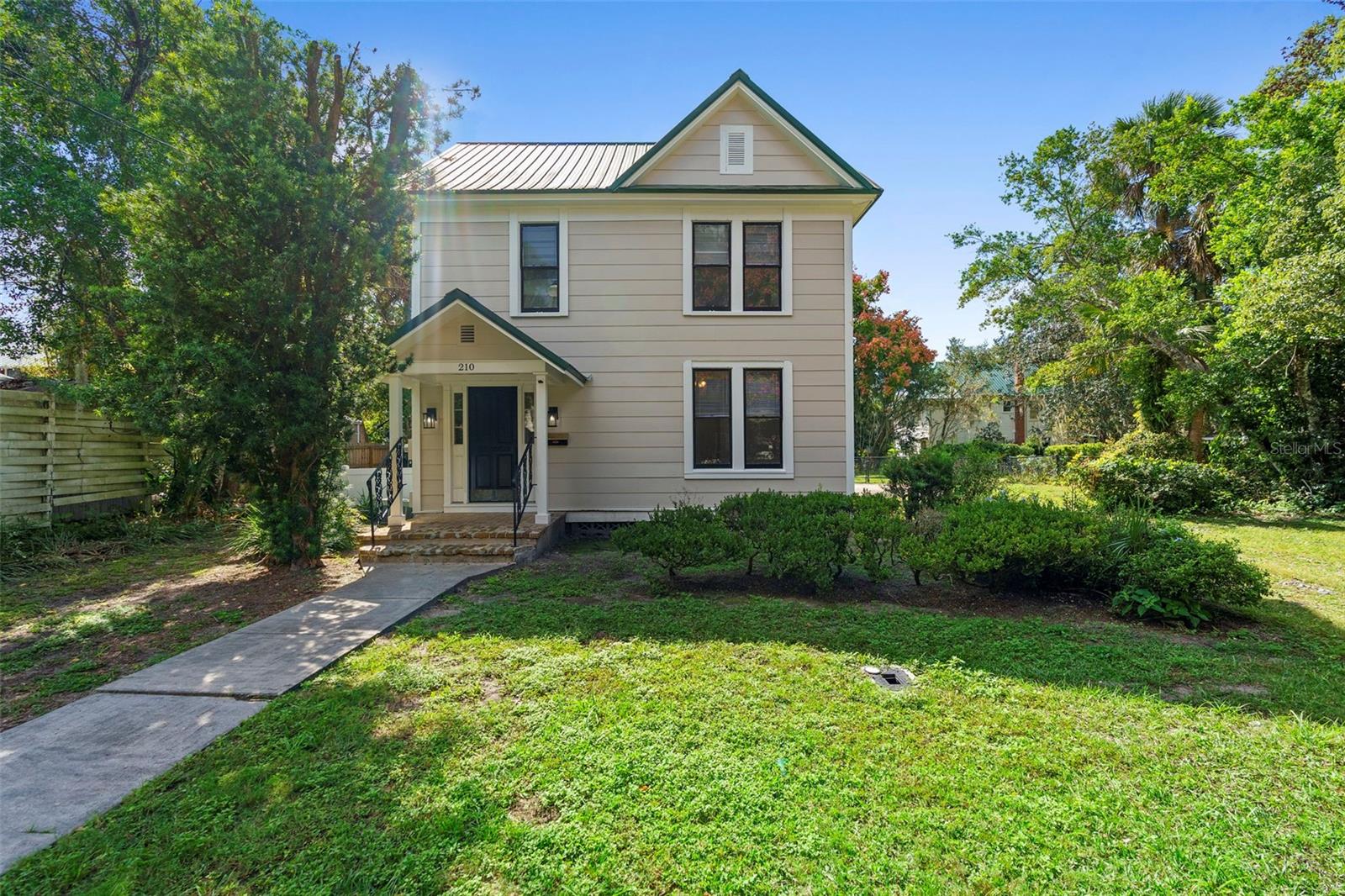 210 W UNIVERSITY AVE, DELAND, FL