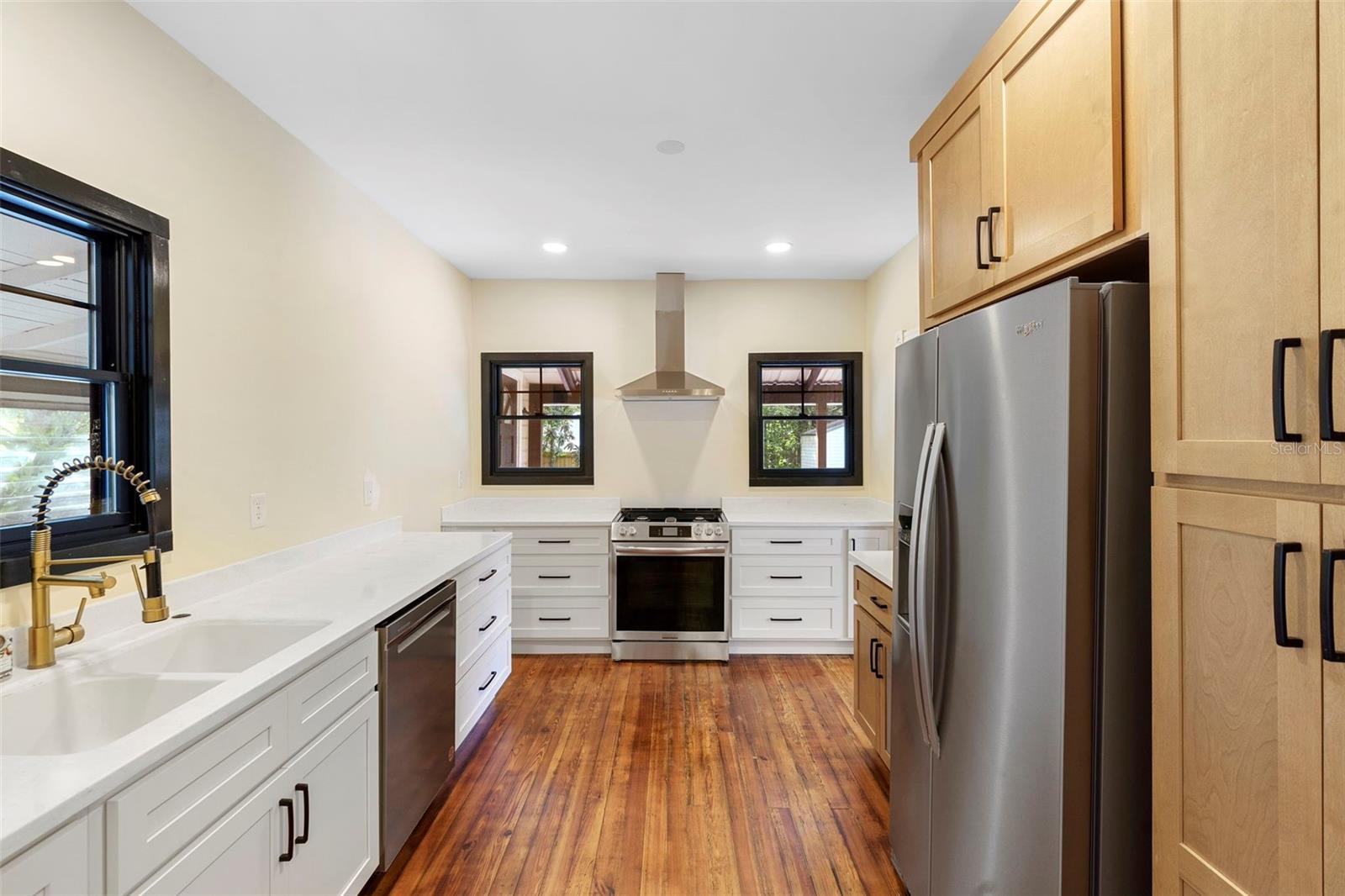 210 W UNIVERSITY AVE, DELAND, FL — photo 13