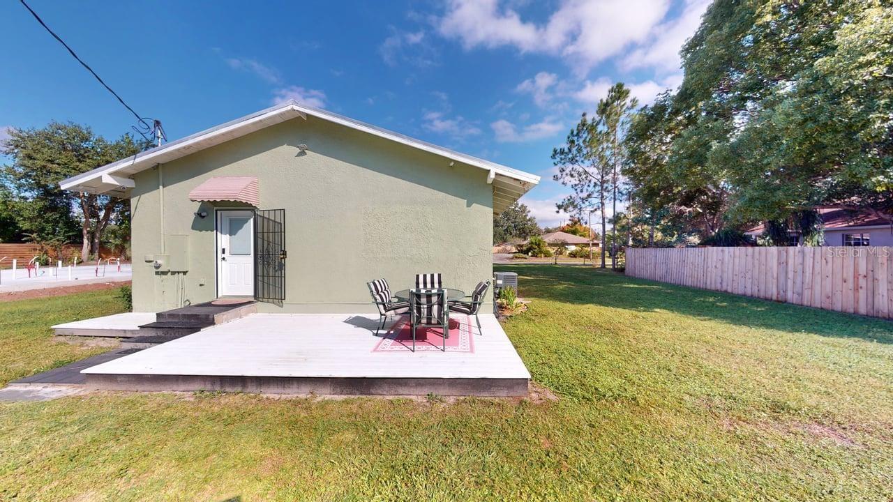 2010 S MAPLE AVE, SANFORD, FL — photo 10