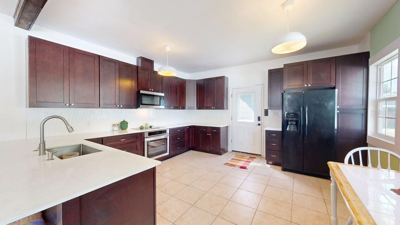2010 S MAPLE AVE, SANFORD, FL — photo 20