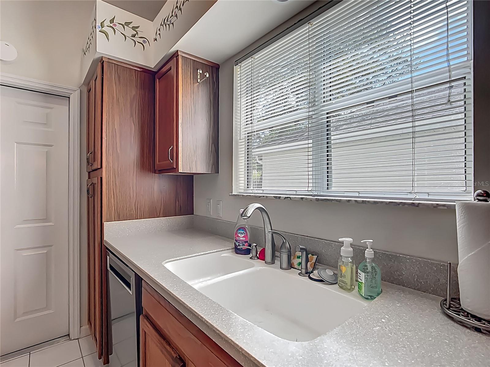208 DESOTA CT, LADY LAKE, FL — photo 23