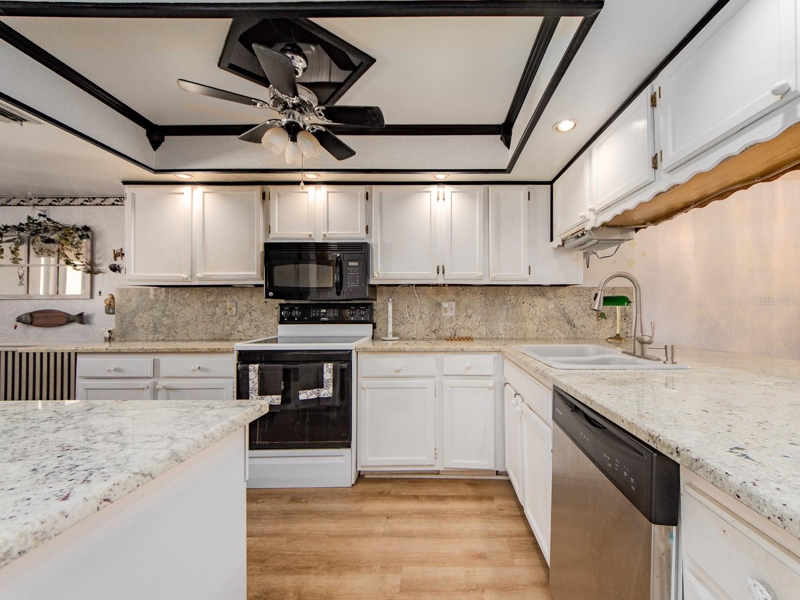 9490 HARBOR GREENS WAY #305, SEMINOLE, FL — photo 16