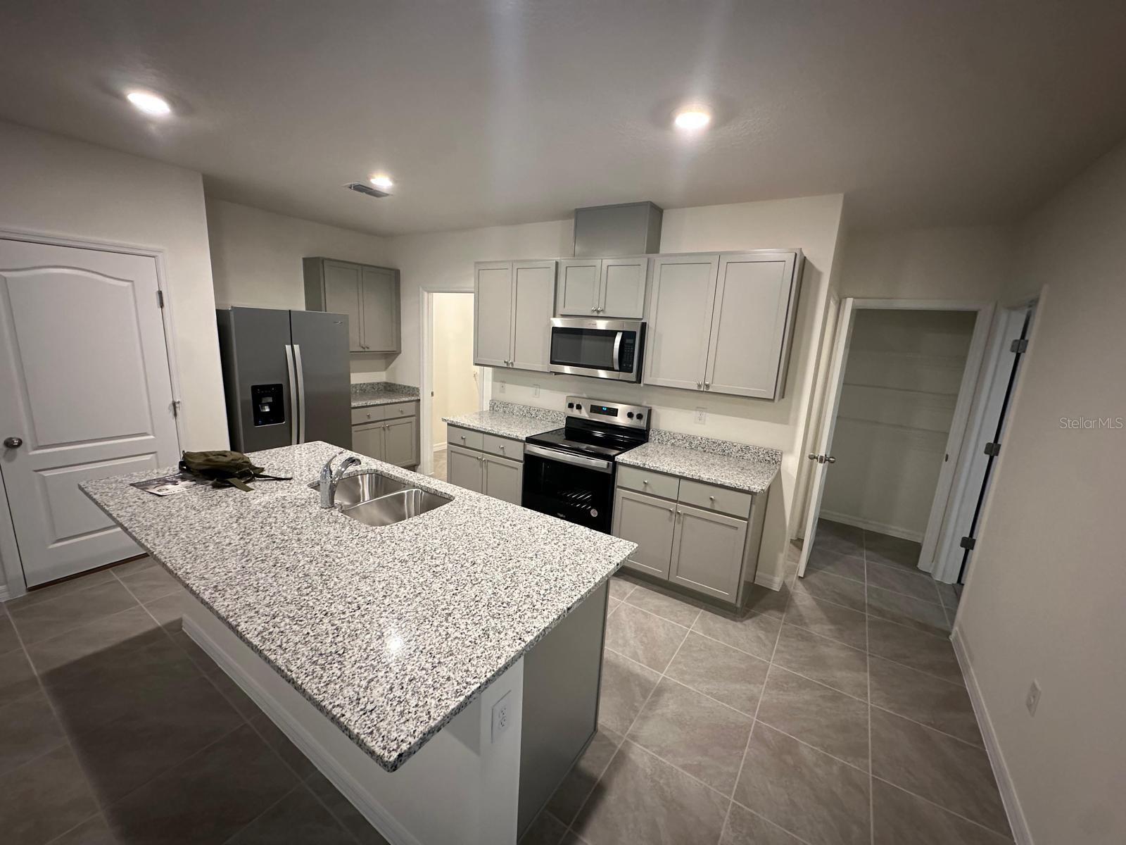 687 PARK PLACE BLVD, DAVENPORT, FL — photo 4