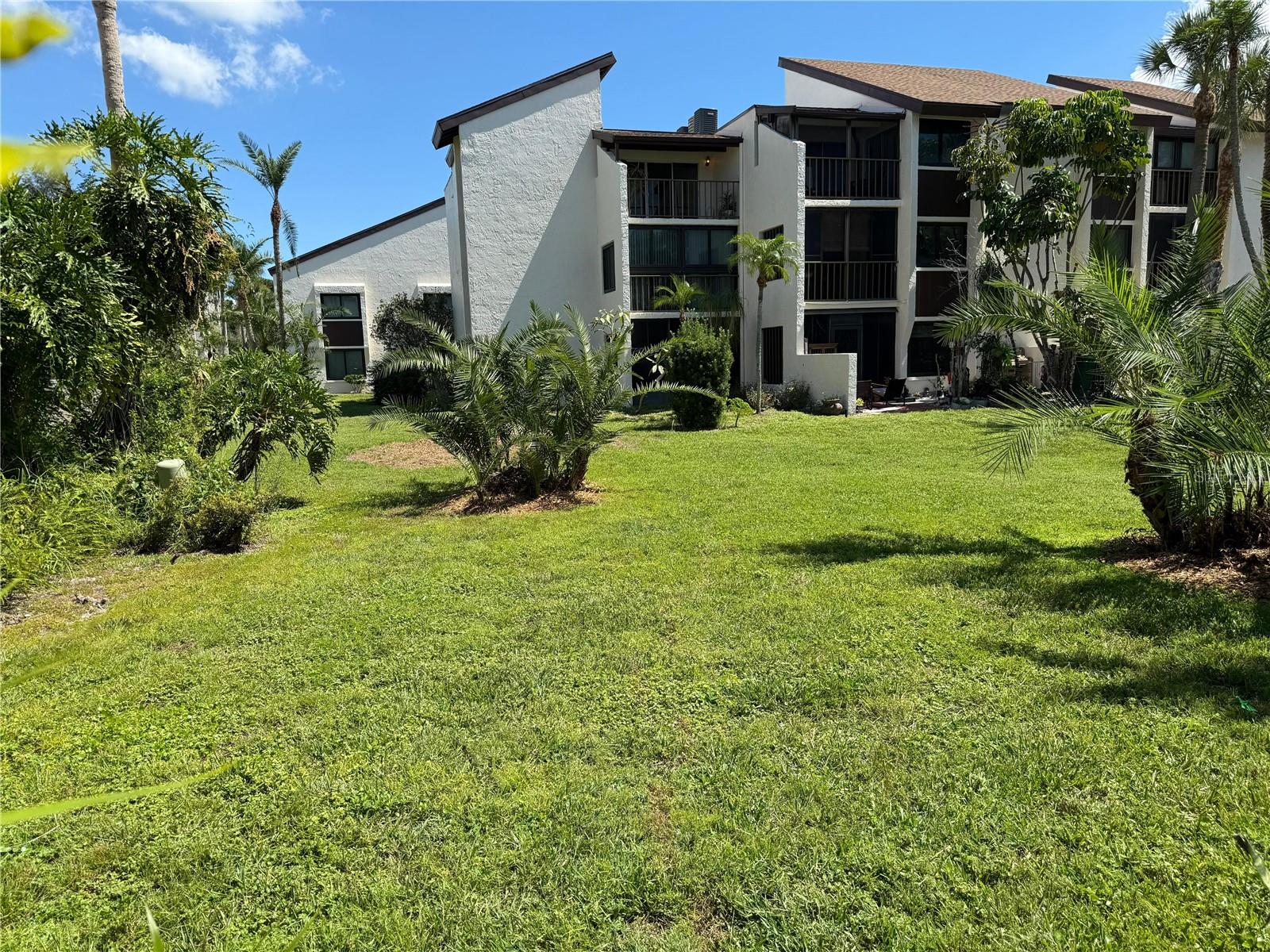 2207 BELLEAIR RD #B22, CLEARWATER, FL
