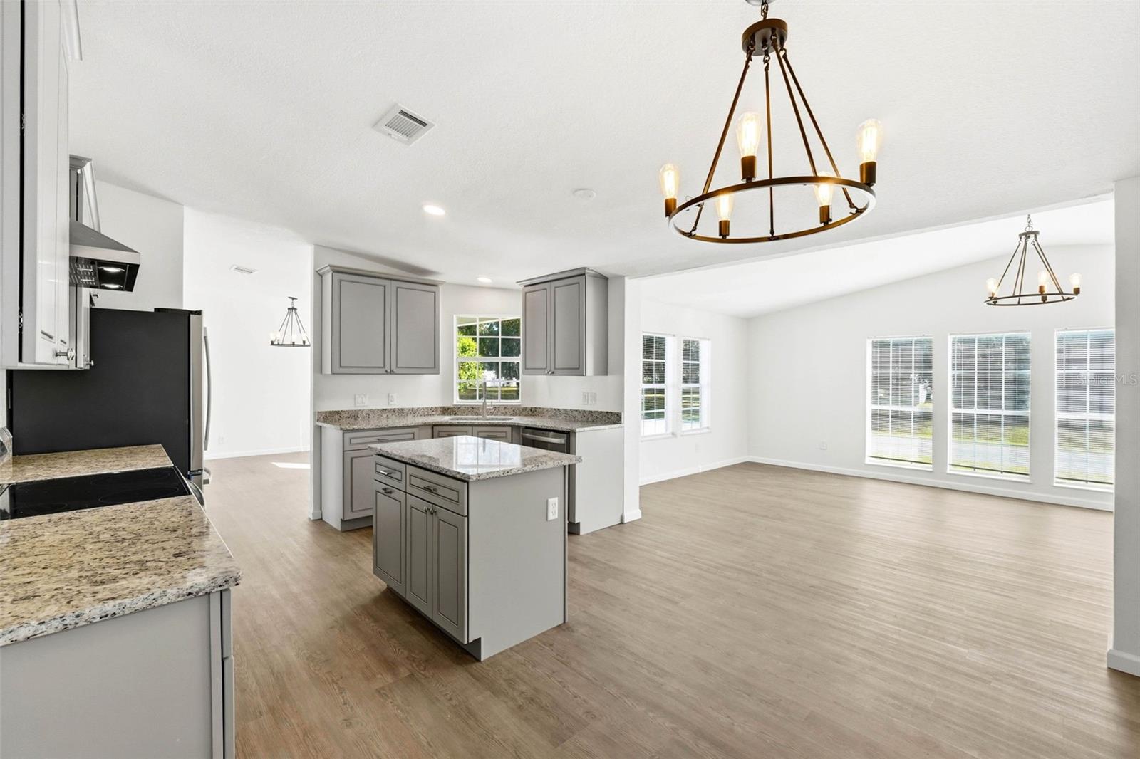 5180 LEXINGTON CIR, WILDWOOD, FL — photo 7