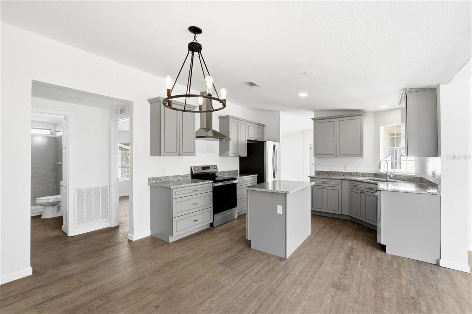 5180 LEXINGTON CIR, WILDWOOD, FL — photo 14