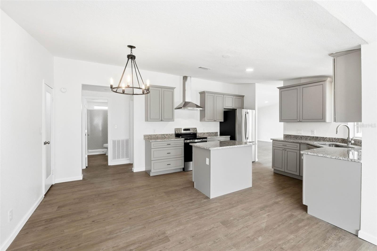 5180 LEXINGTON CIR, WILDWOOD, FL — photo 16