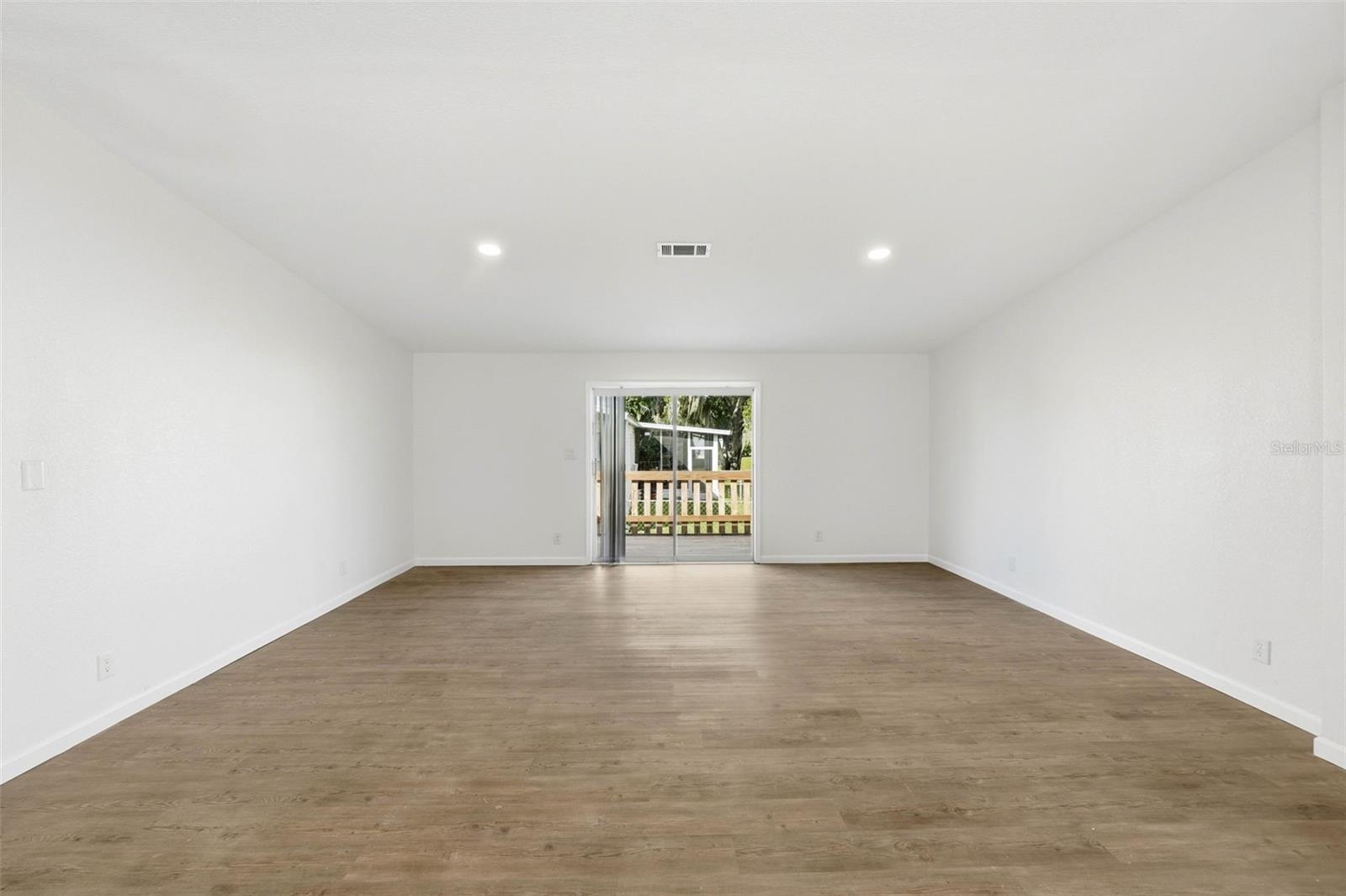 5180 LEXINGTON CIR, WILDWOOD, FL — photo 33