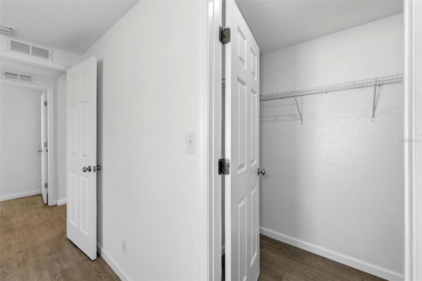 5180 LEXINGTON CIR, WILDWOOD, FL — photo 57