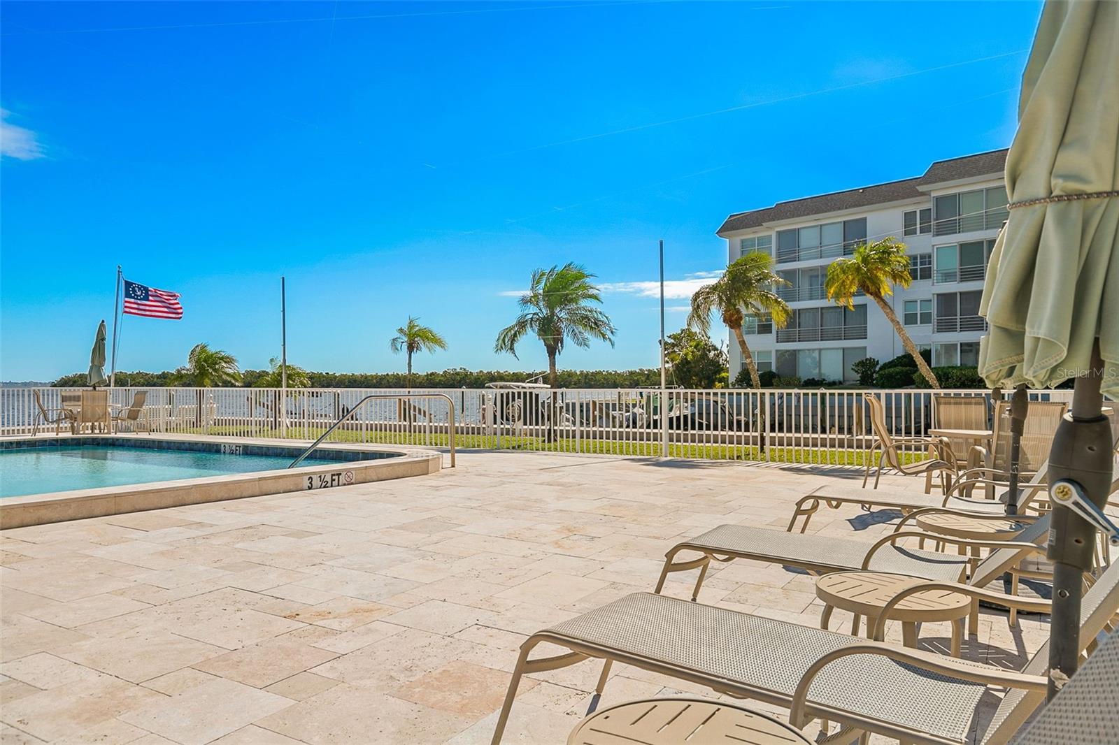 597 SUTTON PL, LONGBOAT KEY, FL — photo 28