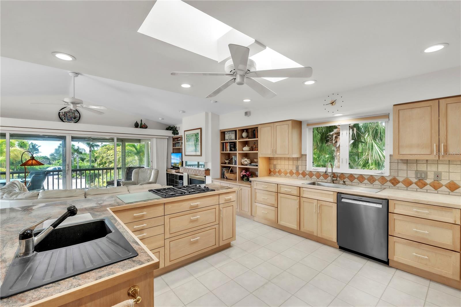 103 SUNSET LN, ANNA MARIA, FL — photo 16