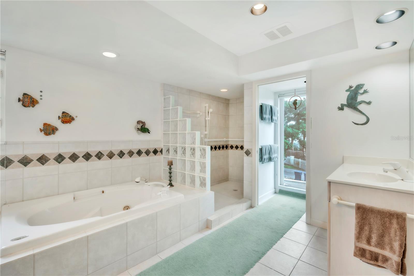 103 SUNSET LN, ANNA MARIA, FL — photo 33
