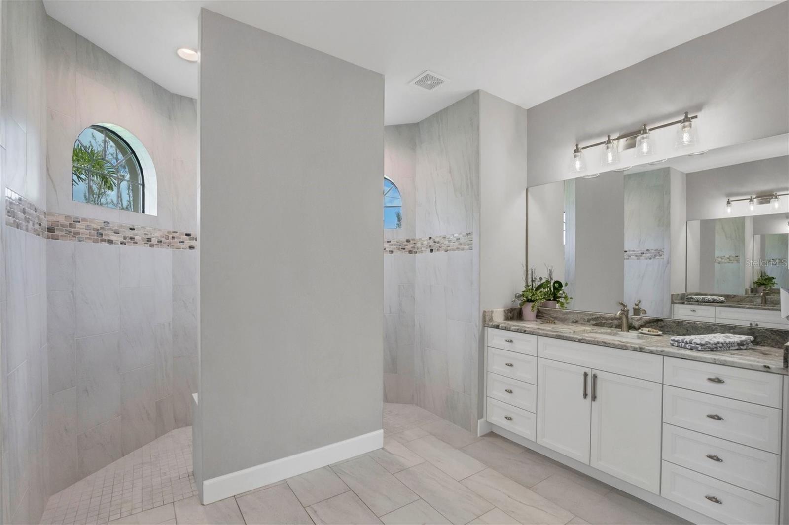16660 LIGGETT CIR, PORT CHARLOTTE, FL — photo 24