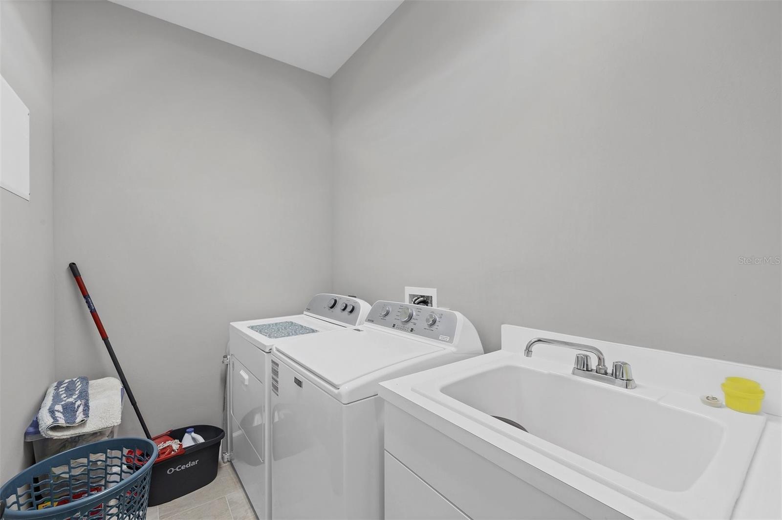 16660 LIGGETT CIR, PORT CHARLOTTE, FL — photo 32