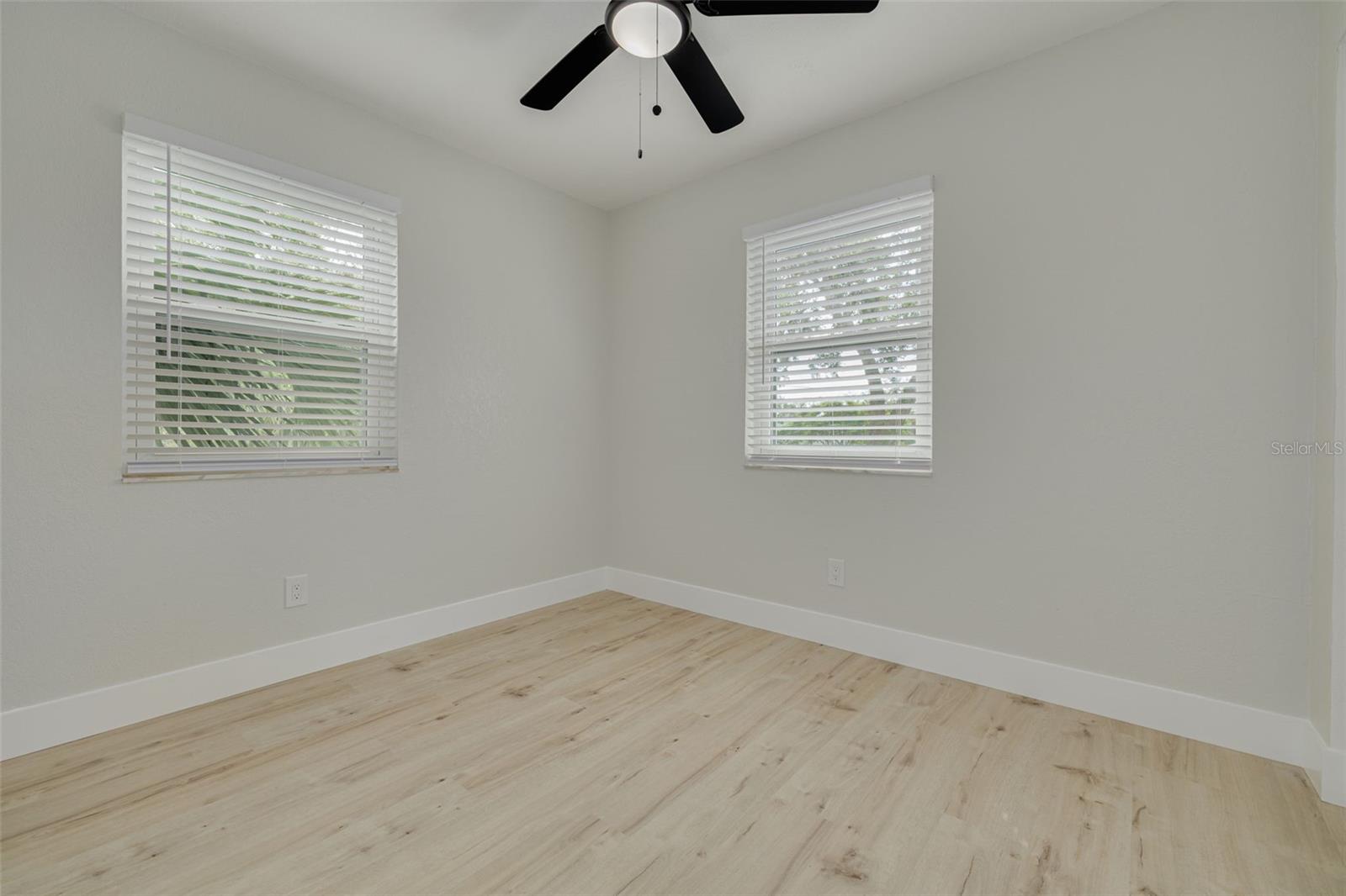 4954 2ND AVE N, ST PETERSBURG, FL — photo 35