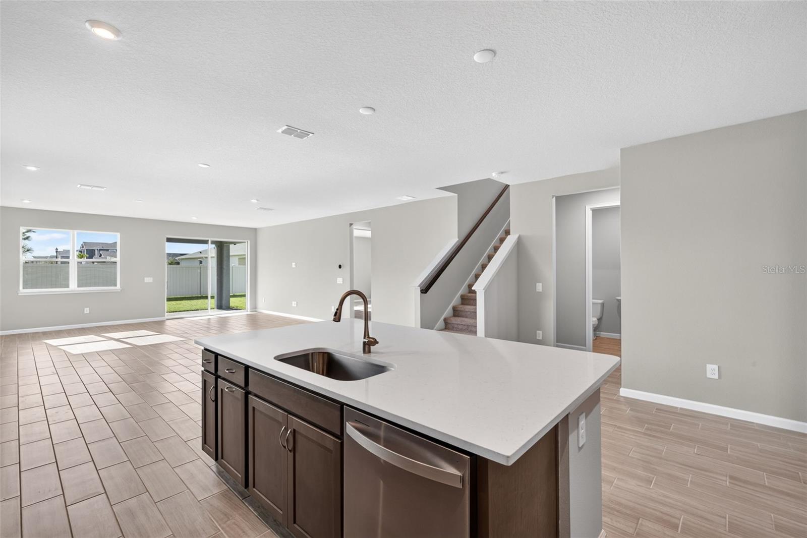 9240 DERBYSHIRE DR, PARRISH, FL — photo 10