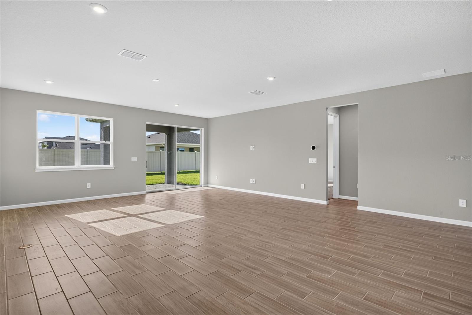 9240 DERBYSHIRE DR, PARRISH, FL — photo 12