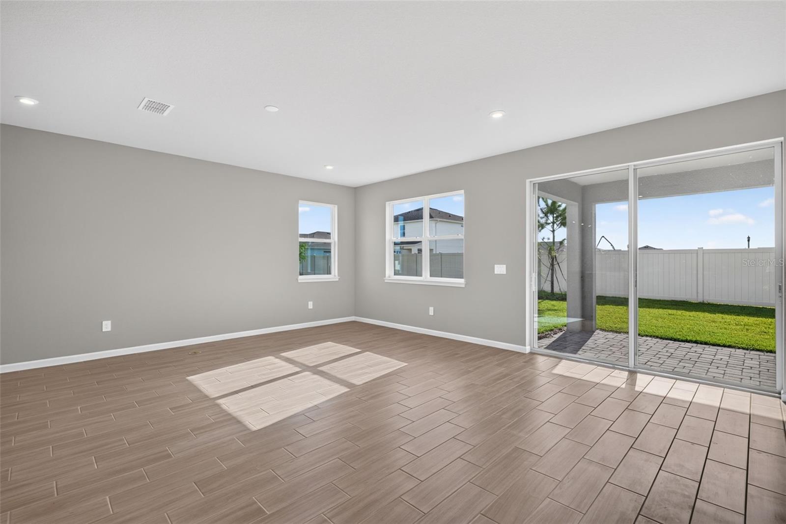 9240 DERBYSHIRE DR, PARRISH, FL — photo 15