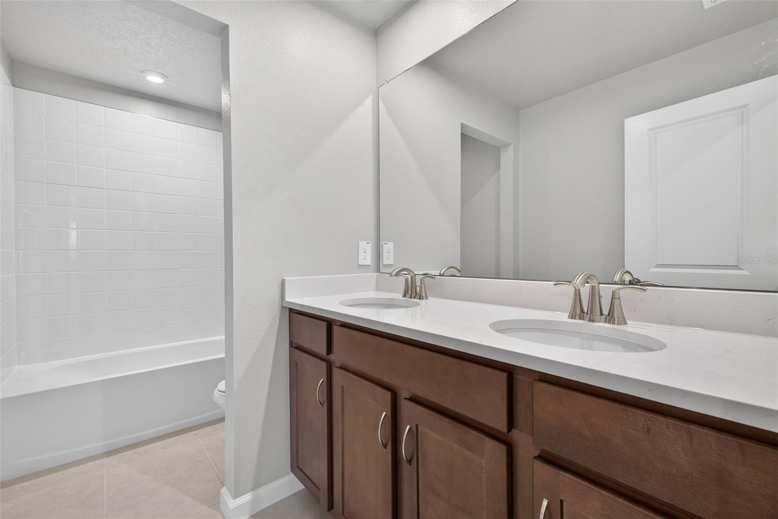 9240 DERBYSHIRE DR, PARRISH, FL — photo 31