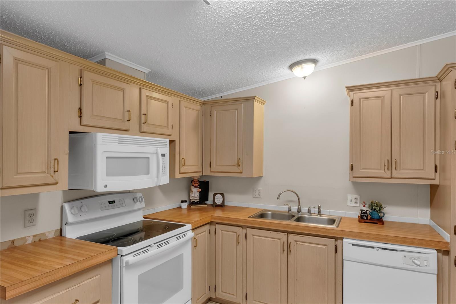 202 DANA CT, KISSIMMEE, FL — photo 10